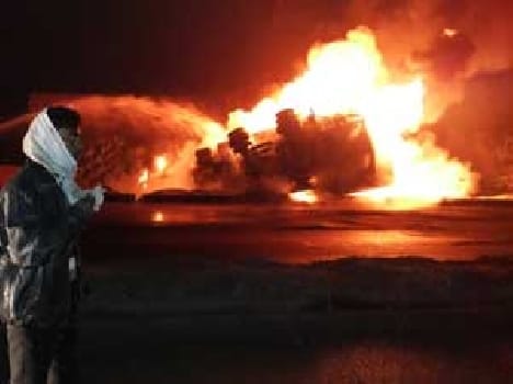 Tanker truck driver in truck collision burnt alive