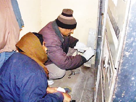 theft in Purvanchal bank