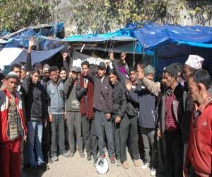 nepali people protest for constitution.