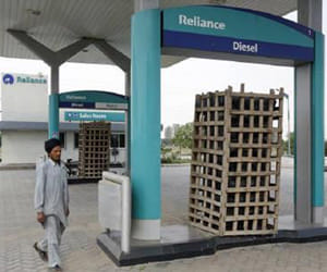 Reliance will start its all outlets again by the end of this year