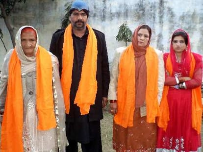 sikh,muslim brother met after 68 years of indo-pak partition