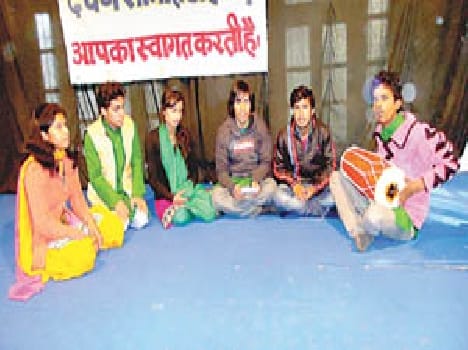 Youth will learn the tricks of theater