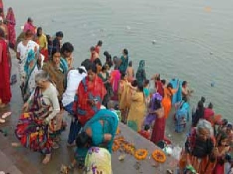 Devotees of the faith put dip in Ganga