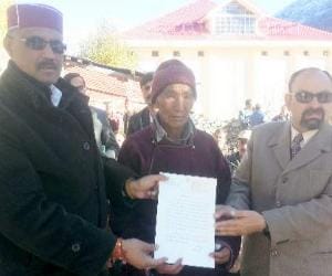 president award to bodh lama for making 13 km road on china border.