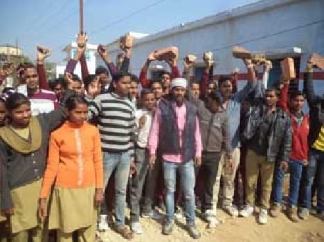 Poor road protests