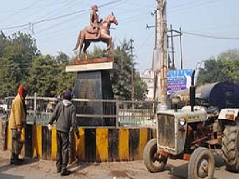 Twinkled martyrs , men 's statues