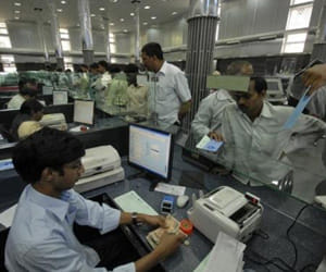bank employees called off strike.