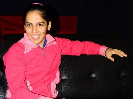 saina nehwal give one lac rupee to pradhan mantri rahat kosh 