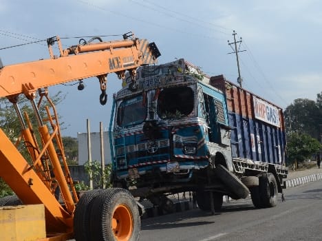 Cylinder loaded truck hit tree in jammu