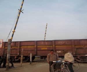 Bhind railway track begin