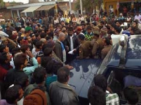 Demanding the arrest of Htyaropion jam