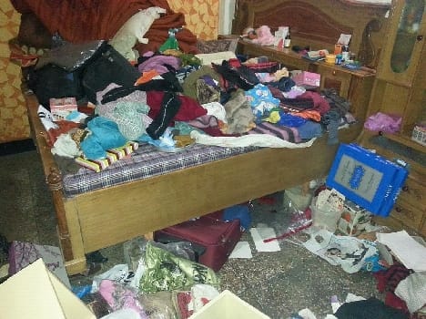 Theft in policeman and techer's house in Tundla