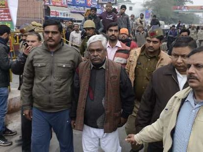 Anarchy in Lucknow after attack on a lawyer.