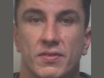 Woman runs naked through fields after boyfriend kidnaps her