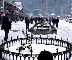 snowfall in manali.