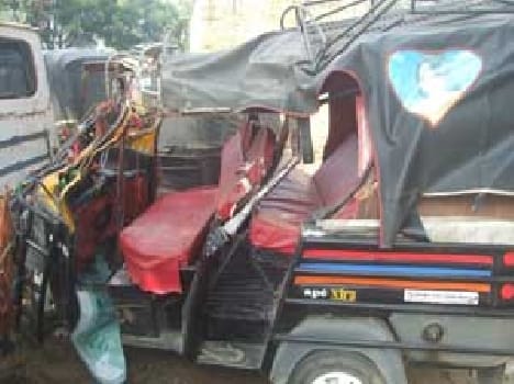 The truck hit the auto collision , student death