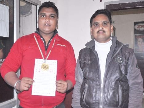 abhinav ko mila gold