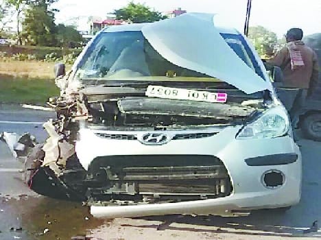 Car-pickup collision, couple serious