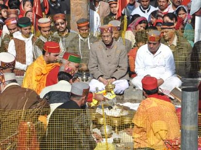 burglay at raghunath temple kullu sit report details.