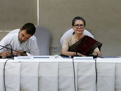 why rahul gandhi is not speak on right time?