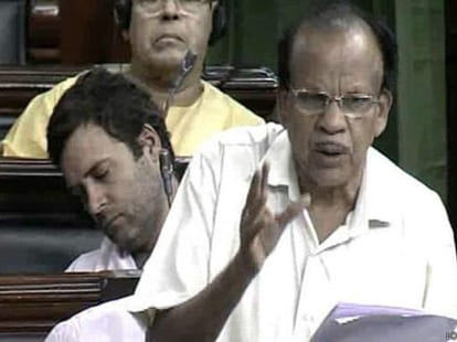 why rahul gandhi is not speak on right time?