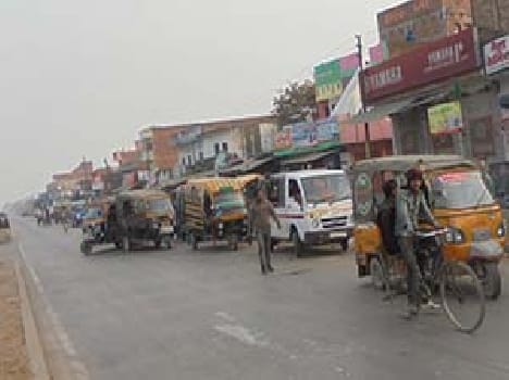 Saini is one-way in front of the bus Forlen