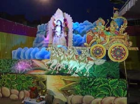 maa Saraswati statues in Pandals