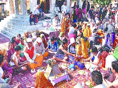 Vasant Panchami is the sacred thread ceremony of 40 Btukon