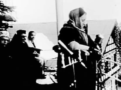 ideo Indira Gandhi announced Himachal full statehood status in 25 january 1971.