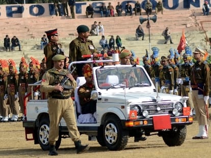 live report of obama' india visit, obama landed to delhi.