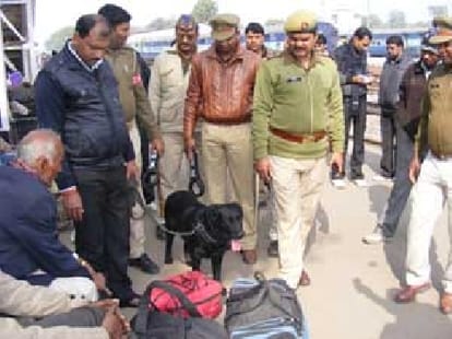 threatening to blow up to ambala cantt railway station
