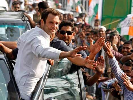 Rahul come on the road to get to the Congress in Delhi Election Color.