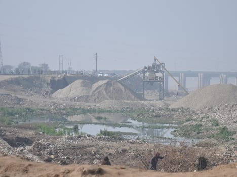 footpath on fourth tawi bridge
