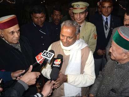 lathicharge at shimla, tug or war between congress and bjp.