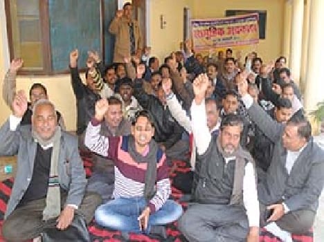 Will Diploma Engineers assembly blockade