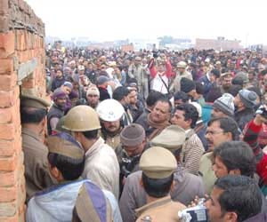 six brutally killed in meerut.