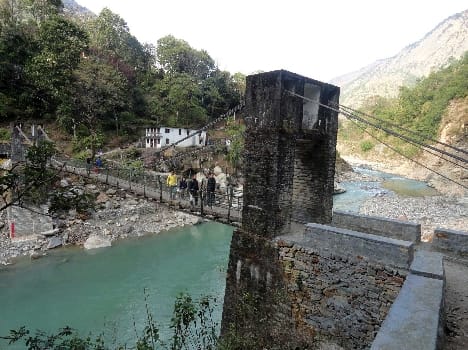 The blonde made in deadly bridge condition