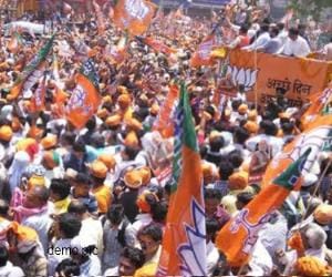 SP wins farenda seat in up.