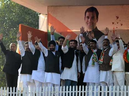 Why Kejriwal do not movement in BJP government : Rahul Gandhi