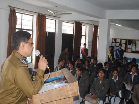 traffic saftey class in school by amarujala foundation
