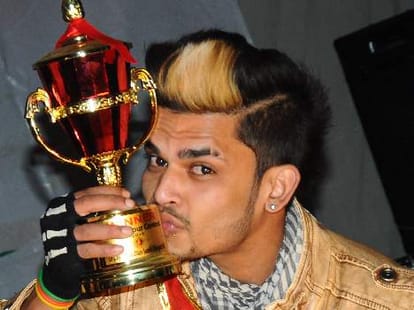 kalpana won miss vyas fest beauty pageant.