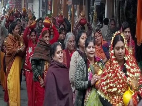 Prior to honor life sculptures out Kalash Yatra