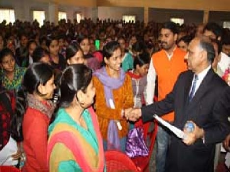Frank islam gives 50 thousand to UP college