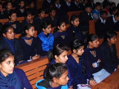 bad boys gang active at chandigarh, 450 student involve
