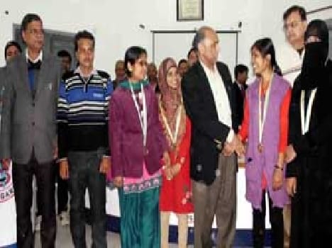 Frank honored Gold Medalist students 