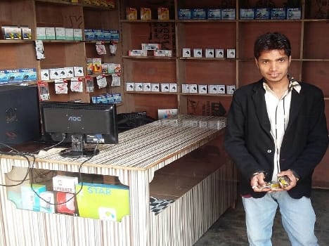 Mobile shop 15 thousand theft