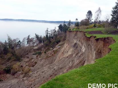 women died after landslide in chamba.