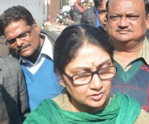 cmo and minister phone talk issue