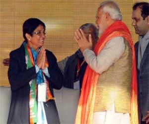 Modi praised leaders against kiran bedi