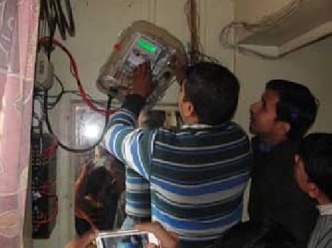 Ten were arrested in stealing electricity 